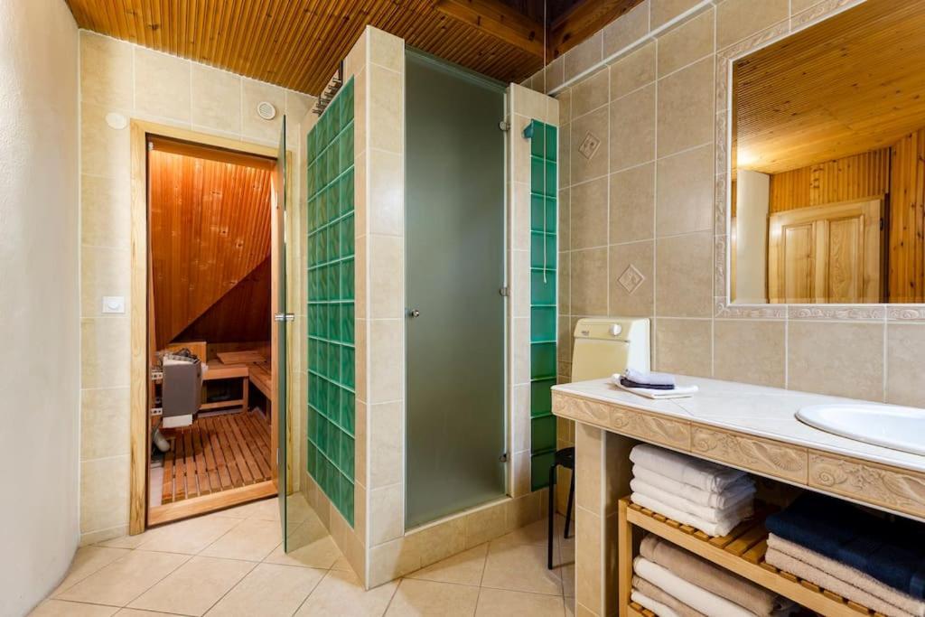 Rooftop 180M2 Loft With Private Sauna, Pozsony Kültér fotó